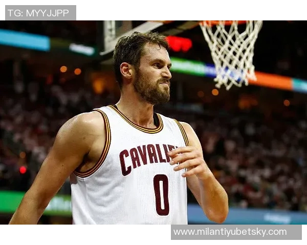 凯尔登约翰逊上半场表现出色攻防兼备贡献10分3篮板3抢断