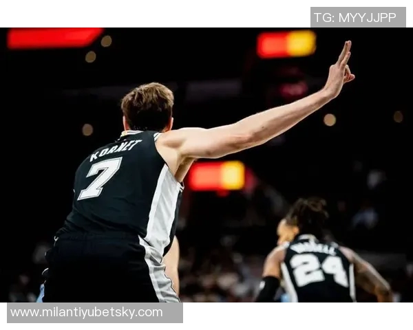 本赛季防守表现最佳的10位球员科内特领衔戈贝尔紧随其后